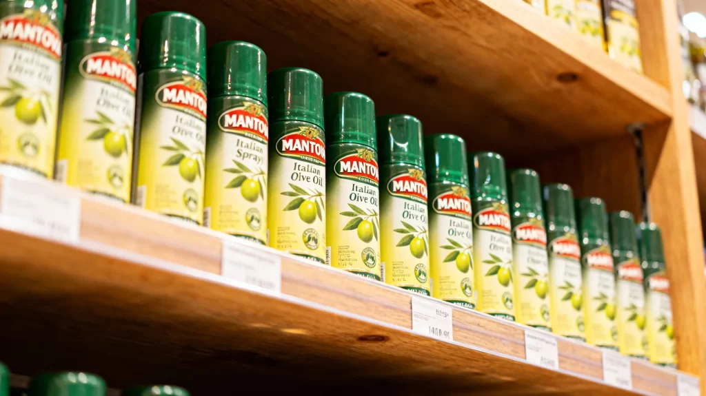 カルディで販売されているマントヴァのオリーブオイルスプレーのイメージ